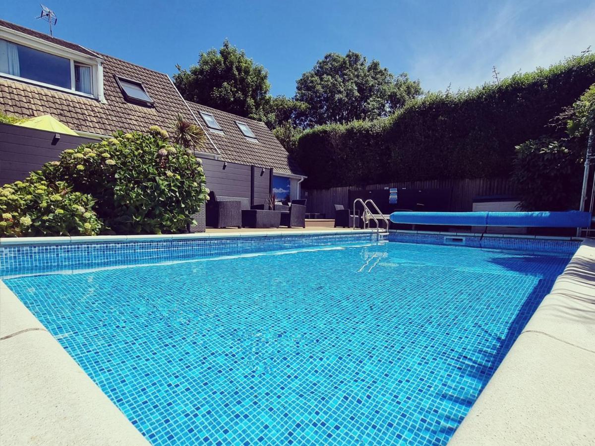 Beautiful Apartment With Private Pool Near Tenby Kilgetty ภายนอก รูปภาพ